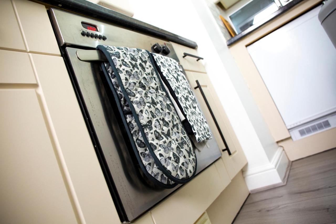 Modern Townhouse Apartment With Free Parking And Wifi Stratford-upon-Avon Extérieur photo