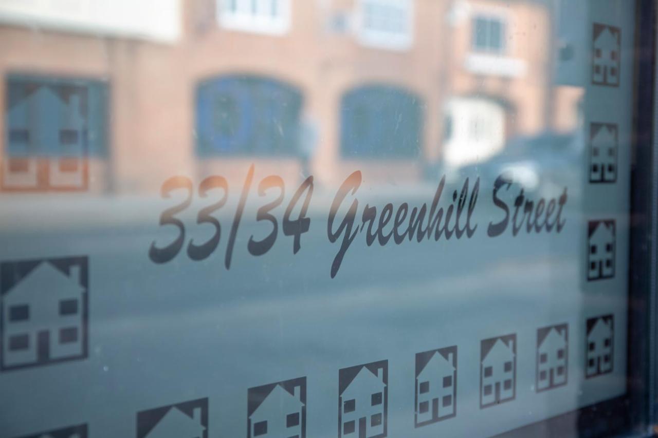 Modern Townhouse Apartment With Free Parking And Wifi Stratford-upon-Avon Extérieur photo
