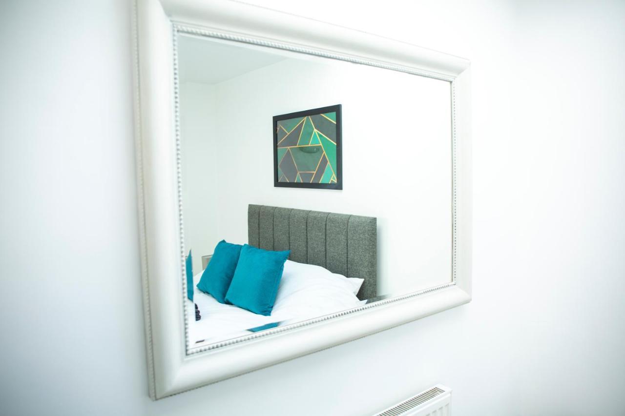 Modern Townhouse Apartment With Free Parking And Wifi Stratford-upon-Avon Extérieur photo