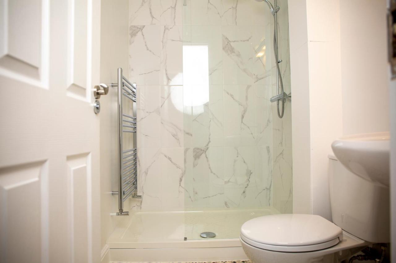 Modern Townhouse Apartment With Free Parking And Wifi Stratford-upon-Avon Extérieur photo