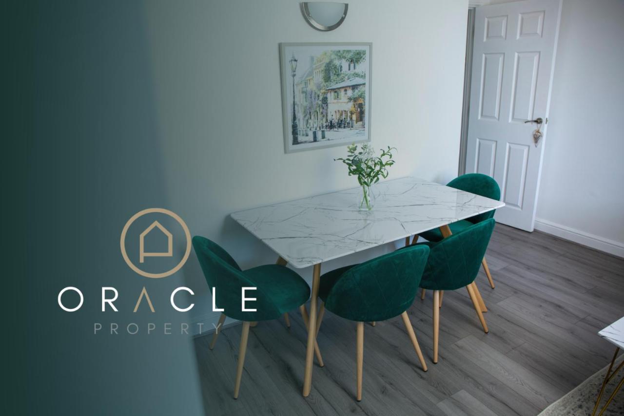 Modern Townhouse Apartment With Free Parking And Wifi Stratford-upon-Avon Extérieur photo